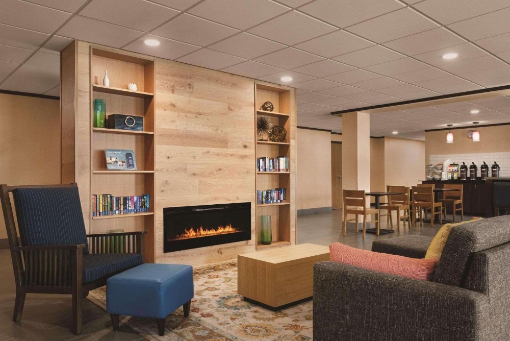 Country Inn & Suites by Radisson, Mt. Pleasant-Racine West, WI